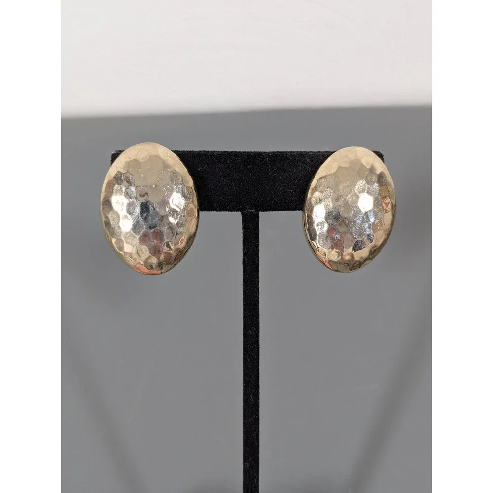 Vintage‎ Gold Tone Hammered Oval Clip On Earrings Statement Domed